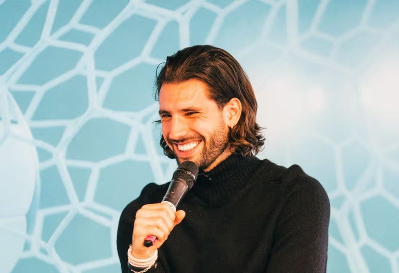 【深度复盘】从错过克洛普电话到接过8号战袍：索博斯洛伊加盟利物浦的关键决策链路 体育新闻