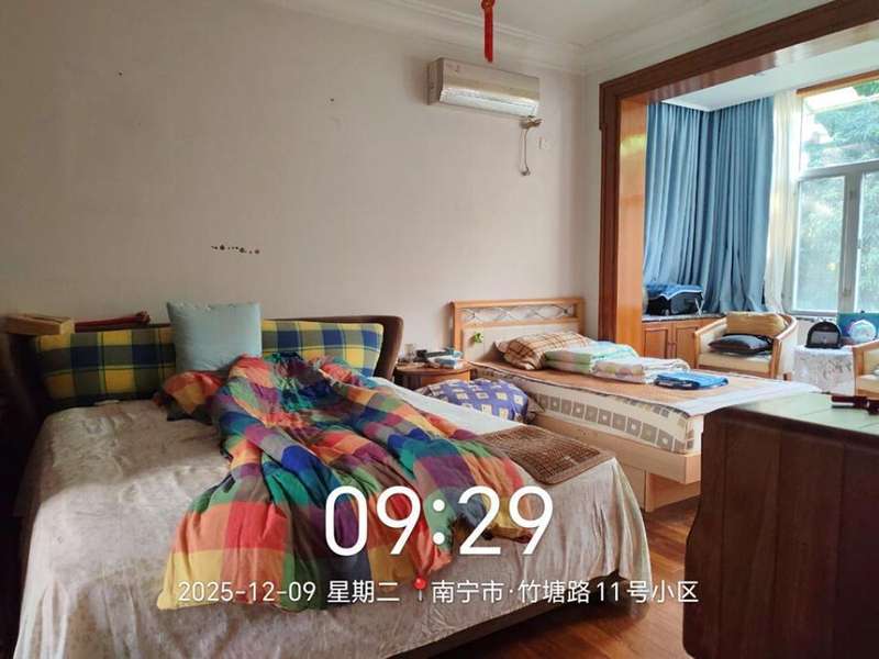 青秀区复式福利房拍卖：198万成交背后的产权逻辑与竞拍策略