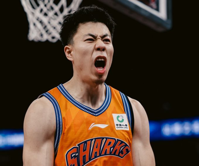 战术迭代视角下的上海篮球进化论：15连胜背后的数据密码