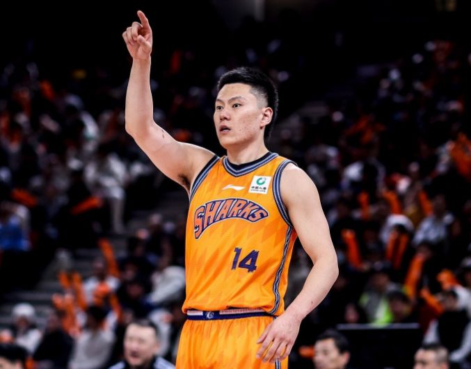  战术迭代视角下的上海篮球进化论：15连胜背后的数据密码 体育新闻