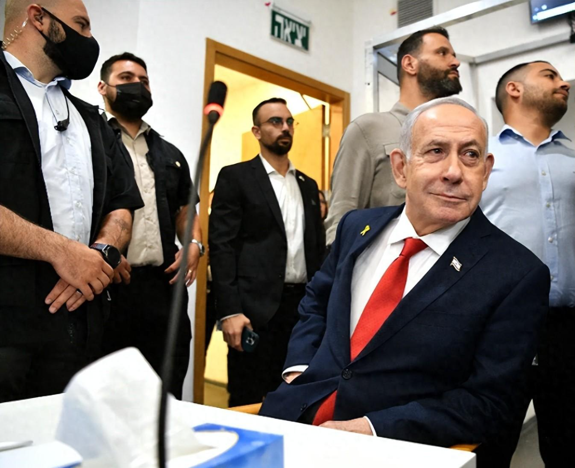 当和平成为奢侈品：中东火药桶与太平洋风暴中的普通人命运