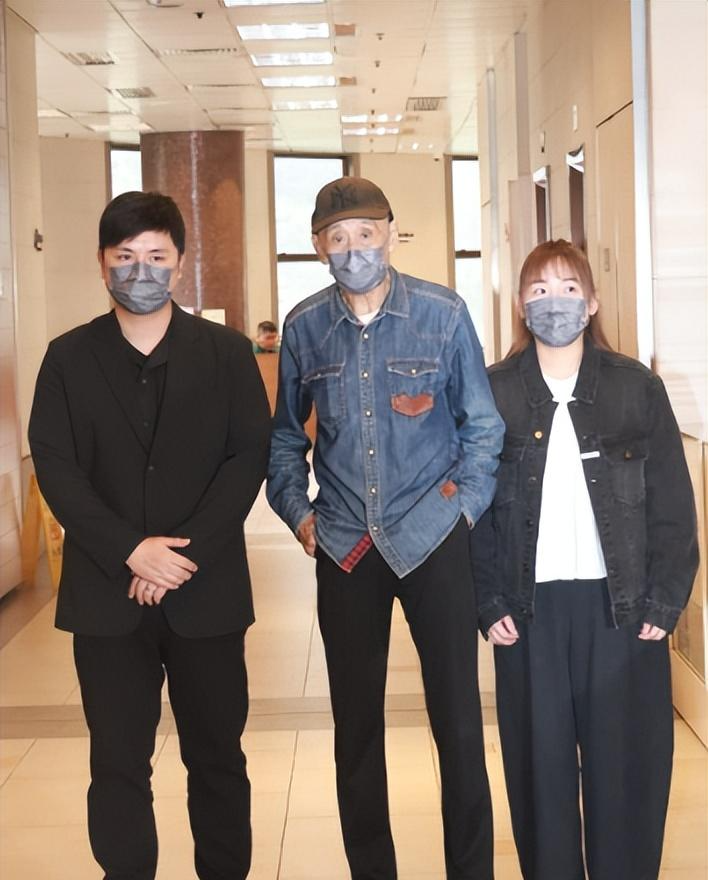  当母爱成为枷锁：施明的温柔如何亲手毁掉两个儿子的幸福 情感心理